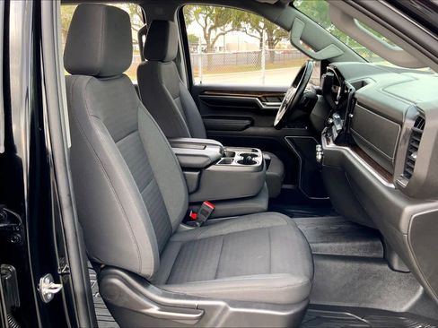 Used 2023 GMC Sierra 1500 Elevation w/ LPO, Elevation Black Package image 8