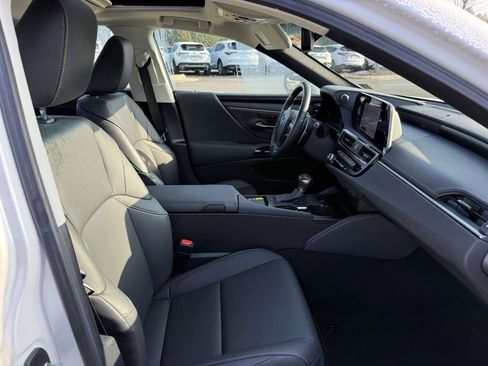 Used 2025 Lexus ES 350 Premium image 15