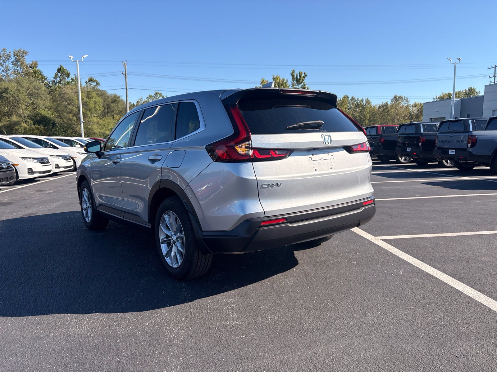 Used 2025 Honda CR-V EX image 4