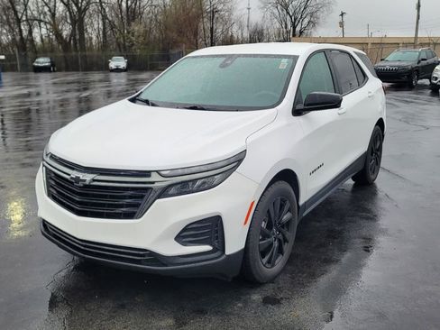 Used 2023 Chevrolet Equinox LS w/ LS Convenience Package image 2