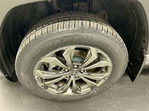Used 2024 Toyota RAV4 XLE Premium image 8