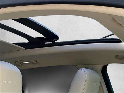 Used 2021 Buick Envision Avenir w/ Technology Package II image 17