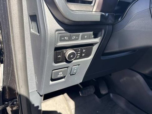 Used 2024 Ford F150 Platinum w/ FX4 Off-Road Package image 25