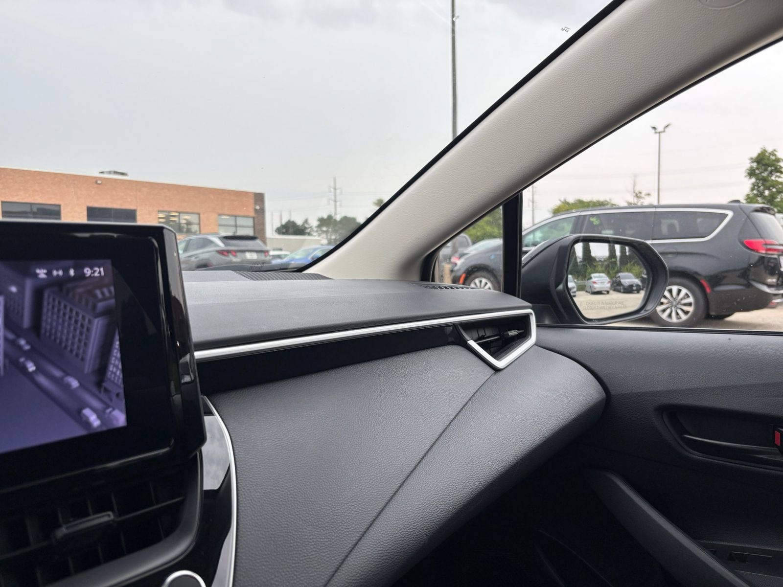 Used 2025 Toyota Corolla LE FWD image 32