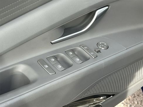 New 2025 Hyundai Elantra SE image 20