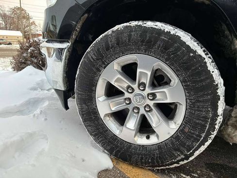 Used 2024 RAM 1500 Laramie image 15