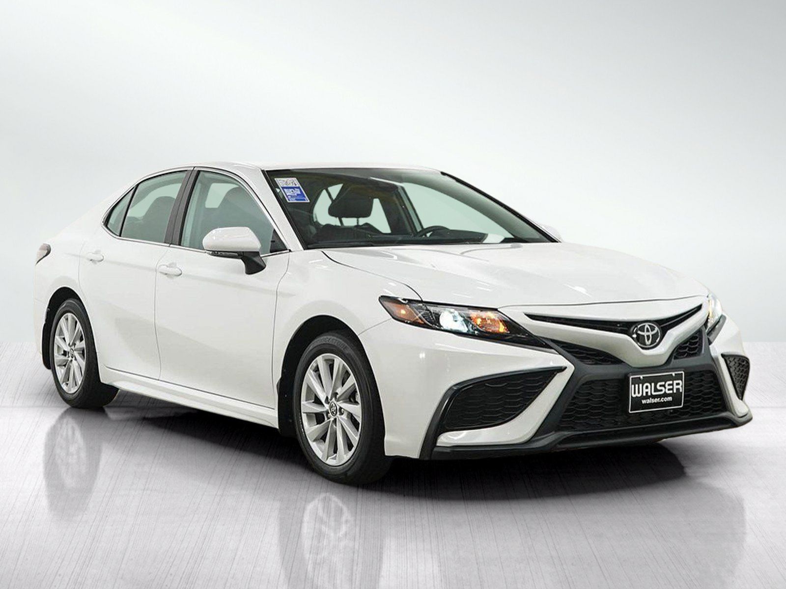Used 2024 Toyota Camry SE FWD image 7