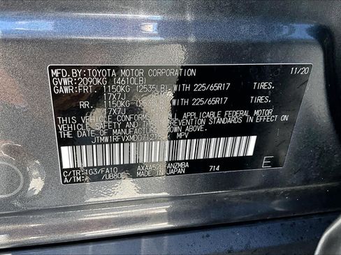 Used 2021 Toyota RAV4 XLE w/ Convenience Package FWD image 33