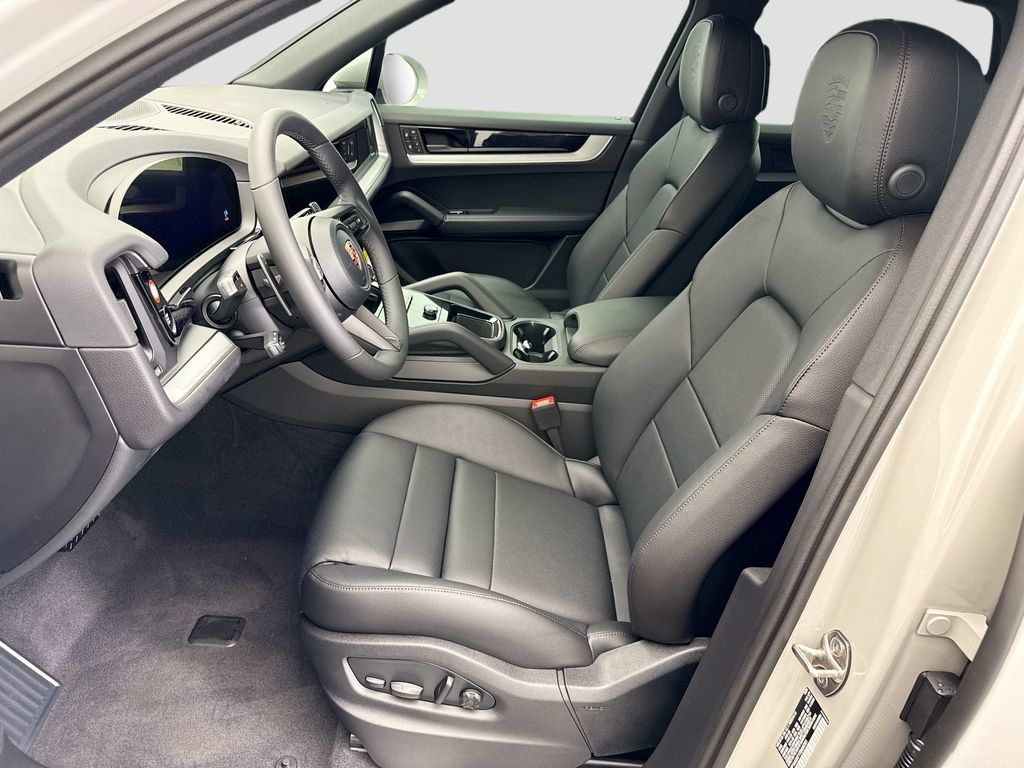 Used 2026 Porsche Cayenne AWD/4WD image 5