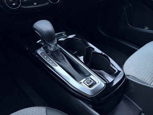 Used 2025 Chevrolet Trax LT image 39