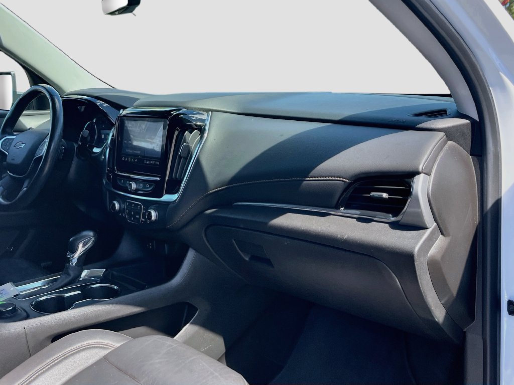 Used 2021 Chevrolet Traverse RS FWD image 30