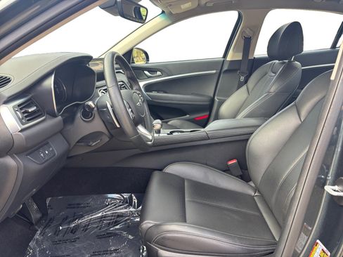 Used 2023 Genesis G70 2.0T image 9