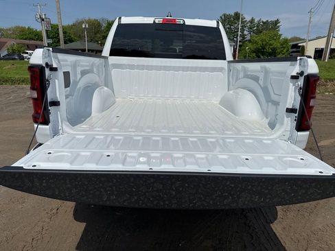 New 2026 RAM 1500 Express AWD/4WD image 23