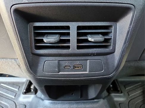 Used 2025 Chevrolet Colorado Z71 w/ Technology Package AWD/4WD image 15