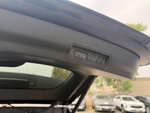 Used 2024 Ford Explorer XLT w/ Equipment Group 202A AWD/4WD image 23