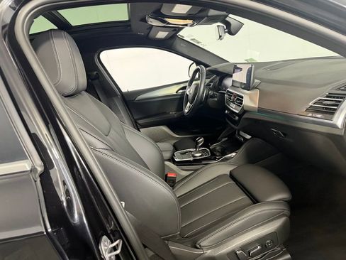 Used 2025 BMW X4 xDrive30i AWD/4WD image 32