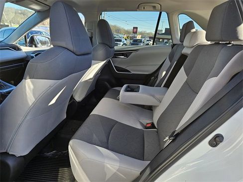 Used 2024 Toyota RAV4 XLE image 9