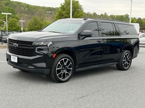 Certified 2023 Chevrolet Suburban RST w/ Luxury Package AWD/4WD image 12
