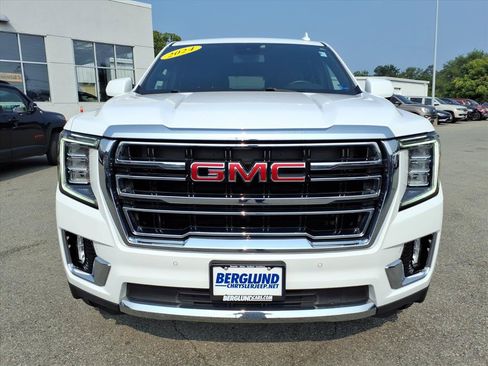Used 2024 GMC Yukon SLT AWD/4WD image 9