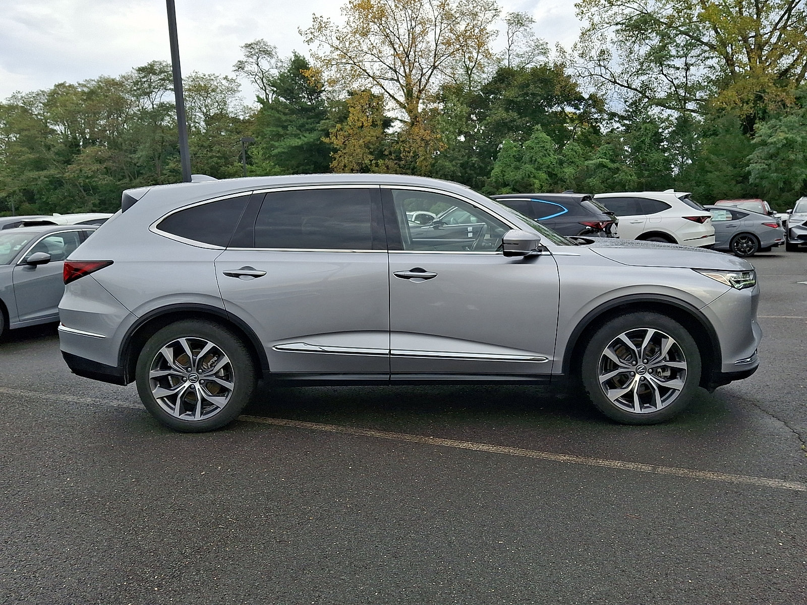 Certified 2024 Acura MDX w/ Technology Package AWD/4WD image 7