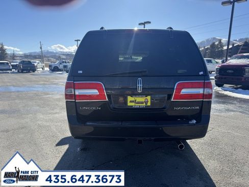 Used 2011 Lincoln Navigator L 4WD image 4