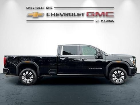 New 2026 GMC Sierra 3500 Denali w/ Denali Reserve Package image 2