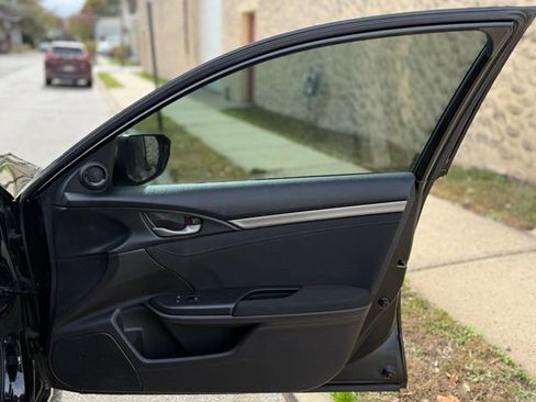 Used 2019 Honda Civic EX image 29