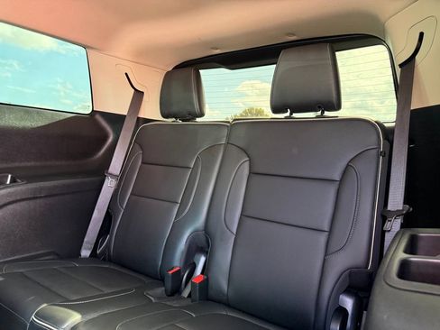 Used 2022 GMC Acadia Denali FWD image 22