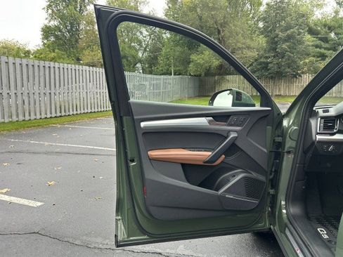 Certified 2025 Audi Q5 2.0T Premium Plus image 20