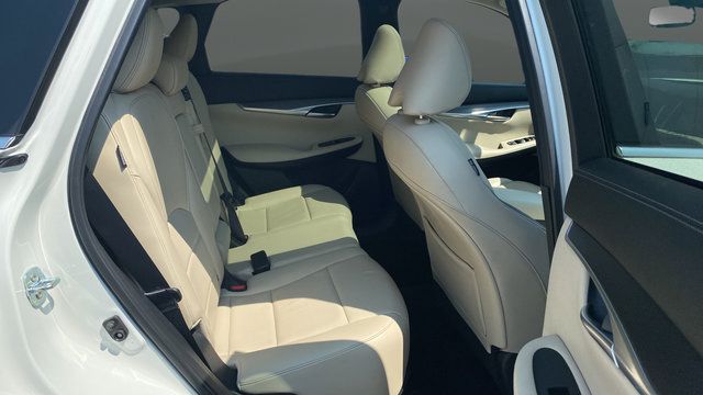 Used 2022 INFINITI QX50 Luxe AWD/4WD image 23