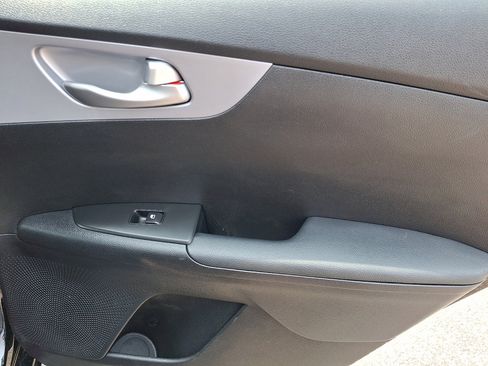 Used 2024 Kia Forte LXS FWD image 14