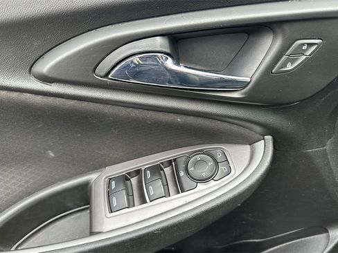 Used 2020 Chevrolet Malibu LS w/ LPO, Convenience Package 2 image 8