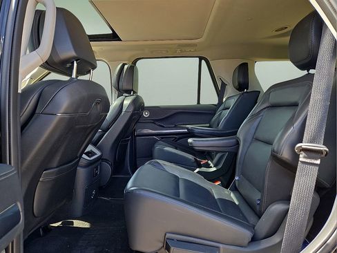 Used 2025 Lincoln Navigator Reserve AWD/4WD image 15