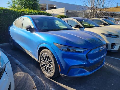 Used 2025 Ford Mustang Mach-E Premium image 9