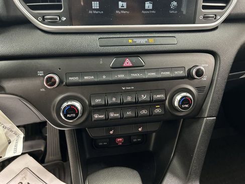 Used 2020 Kia Sportage LX w/ LX Popular Package image 16