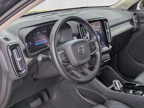Used 2023 Volvo XC40 B5 Plus w/ Driver Assist Package AWD/4WD image 10