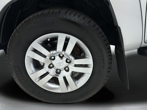 Used 2013 Toyota Tacoma 4x4 Double Cab w/ Limited Pkg image 9