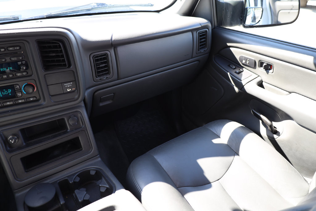 Used 2005 Chevrolet Silverado 3500 LT w/ Skid Plate Package AWD/4WD image 21
