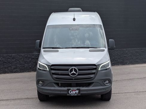 Used 2024 Mercedes-Benz Sprinter 2500 image 2