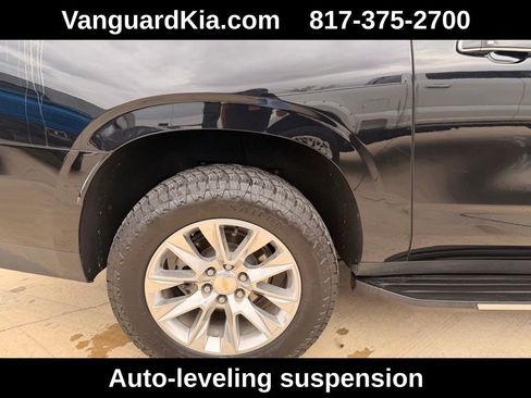 Used 2024 Chevrolet Suburban Premier image 10