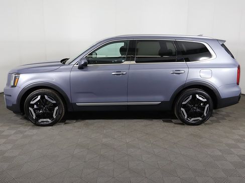 Used 2023 Kia Telluride S image 18