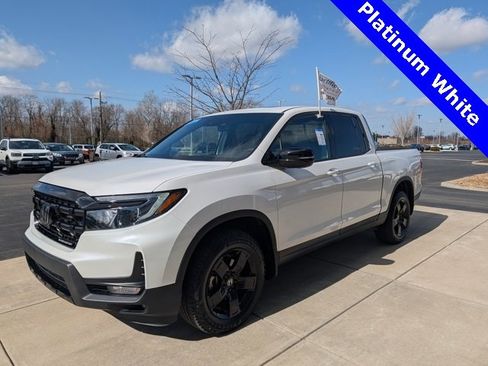 Certified 2025 Honda Ridgeline Black Edition image 3