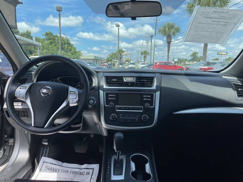 Used 2017 Nissan Altima 2.5 S w/ Power Driver Seat Package FWD image 9