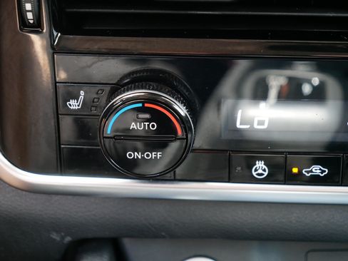 Certified 2023 Nissan Rogue SV w/ SV Premium Package AWD/4WD image 33