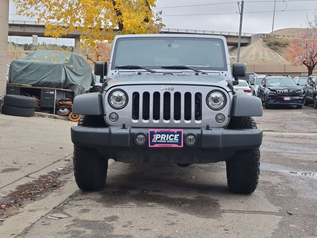 Used 2018 Jeep Wrangler Unlimited Rubicon w/ Connectivity Group AWD/4WD image 2