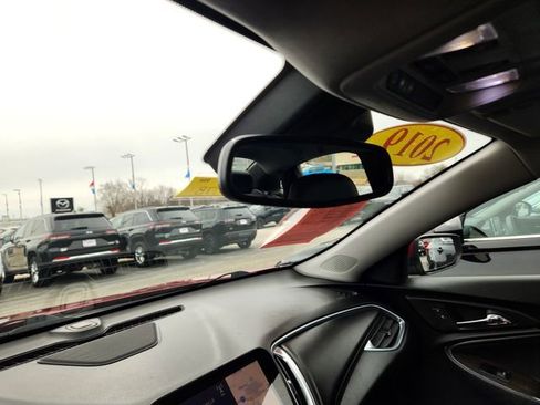 Used 2019 Chevrolet Malibu Premier w/ Sun and Wheel Package image 14