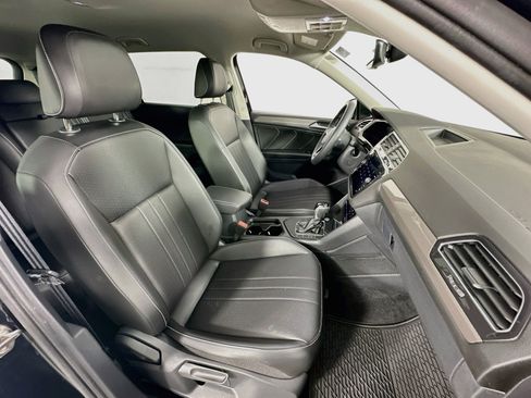 Used 2023 Volkswagen Tiguan SE FWD image 27