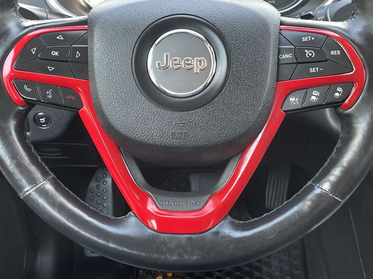Used 2014 Jeep Cherokee Trailhawk w/ Technology Group AWD/4WD image 10