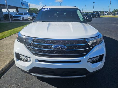 Used 2022 Ford Explorer XLT w/ Equipment Group 202A AWD/4WD image 3