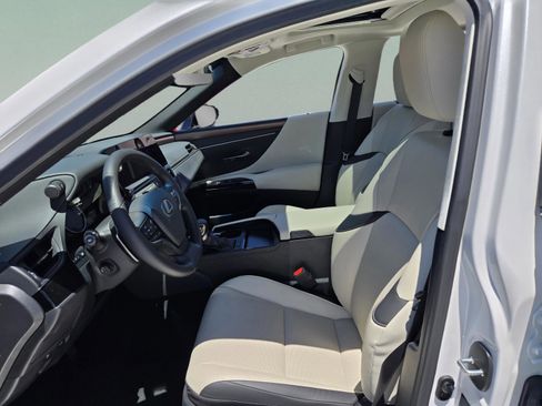 Certified 2025 Lexus ES 350 w/ Premium Package FWD image 12